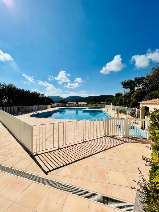 Superbe T2 Avec Vue Mer Et Piscine La Croix-Valmer Exteriör bild